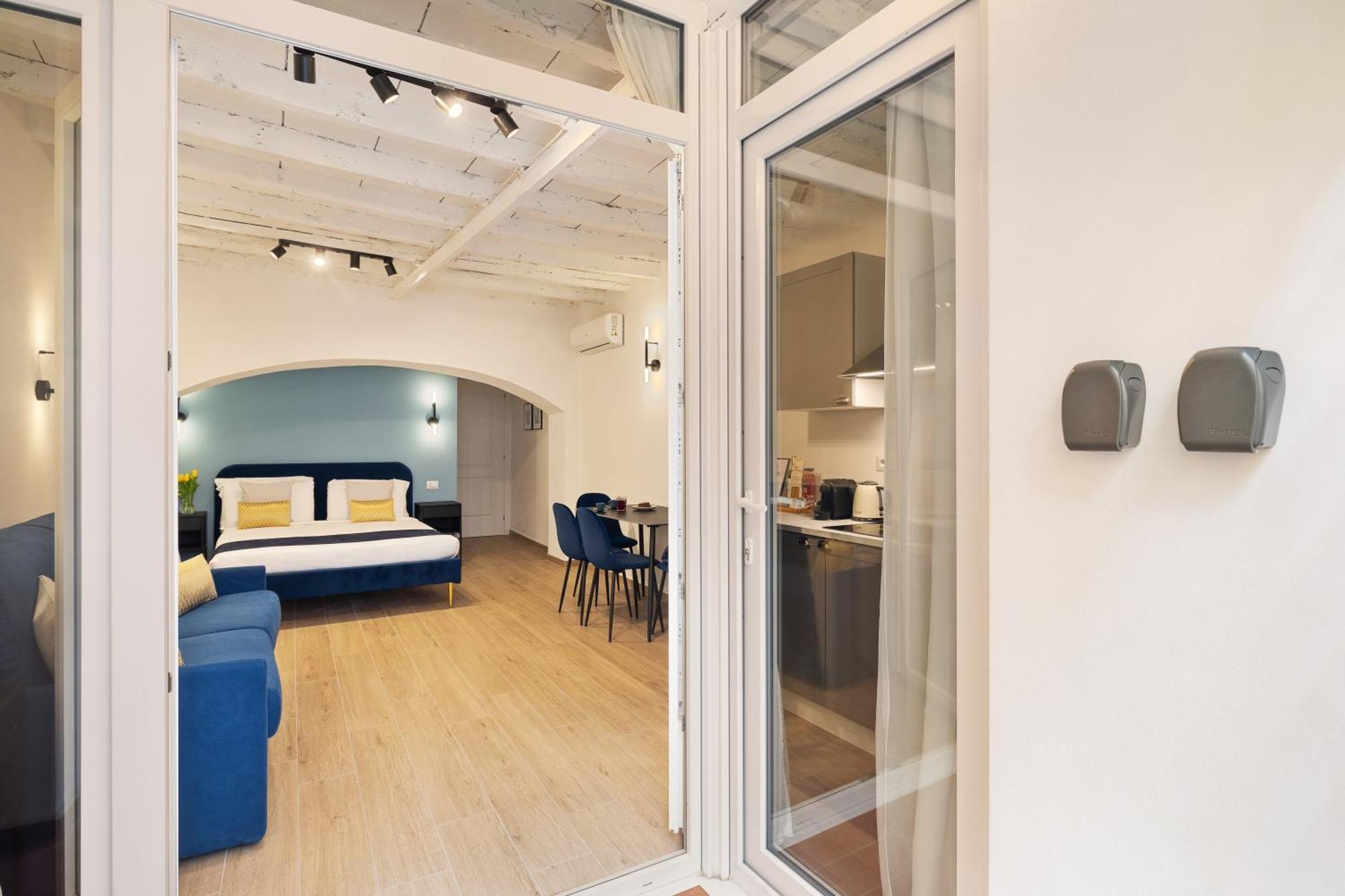 Leopardo Boutique Apartment In Trastevere Рим Экстерьер фото