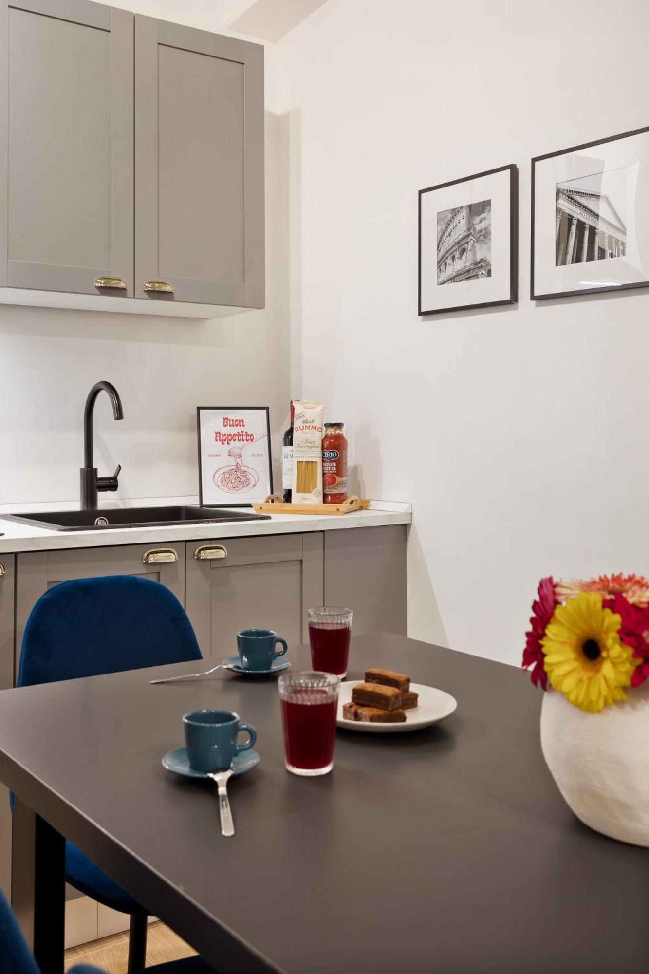 Leopardo Boutique Apartment In Trastevere Рим Экстерьер фото